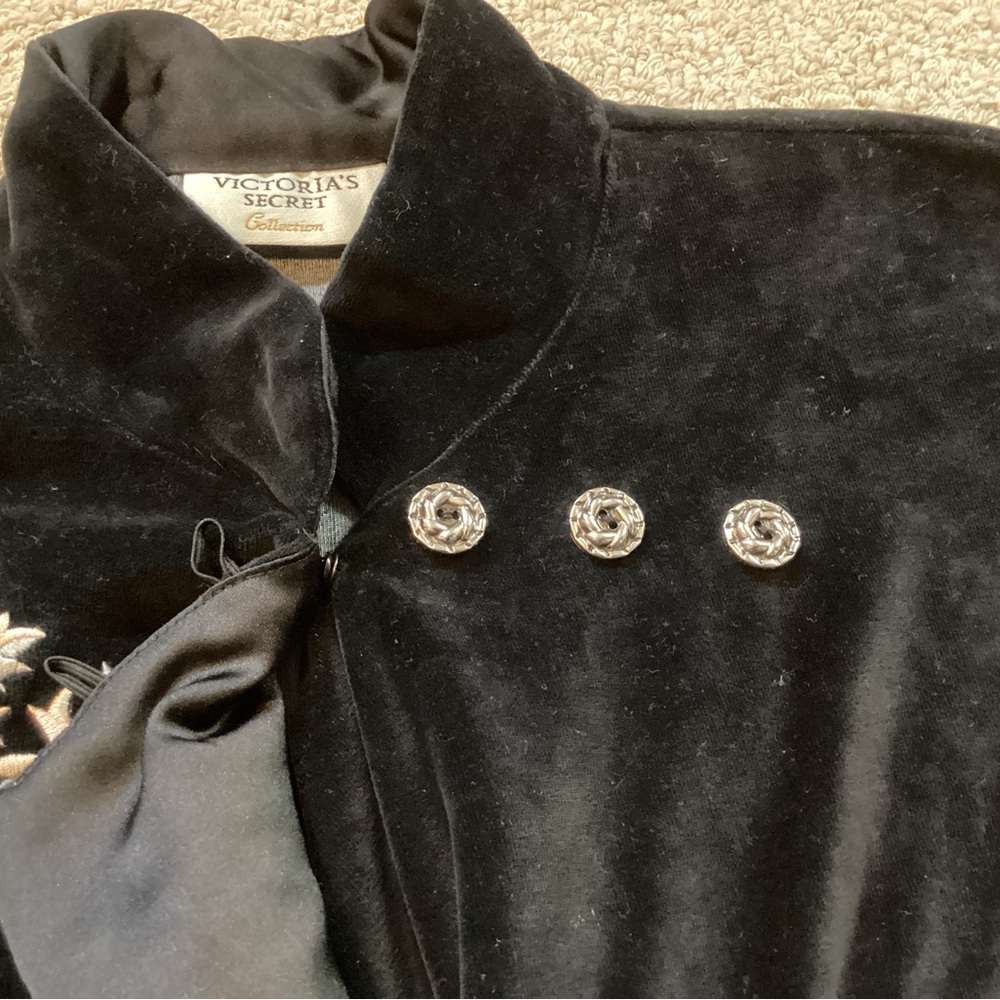 Victoria’s Secret Velour Robe - Picture 5 of 6